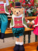 URSO MENINO EM PÉ COM CARTOLA E SUETER VERDE 56CM - PRÉ VENDA 2025