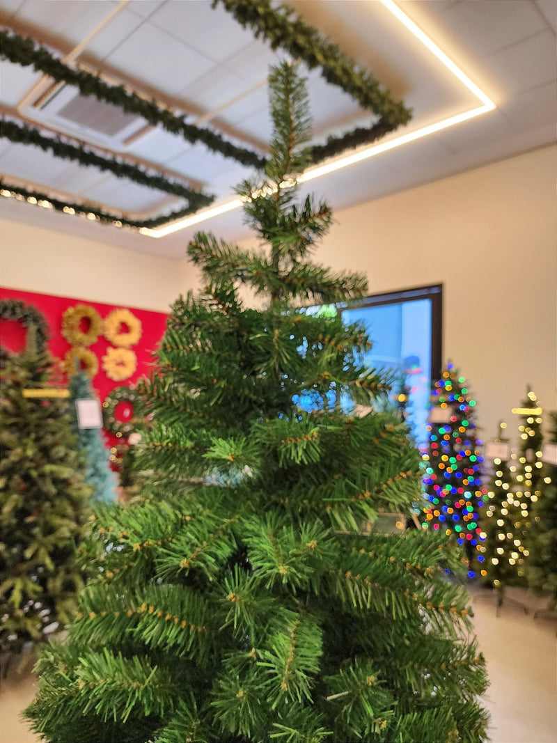 ÁRVORE TRADICIONAL COPACABANA 1350 GALHOS 2,40CM